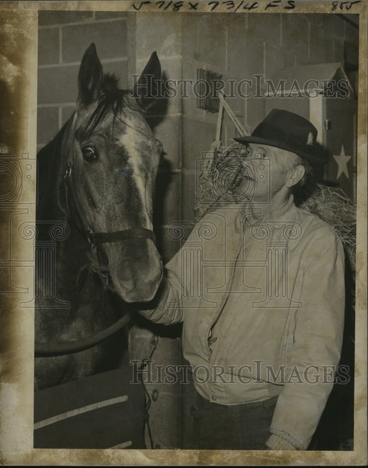 1979 Press Photo Horse Racing- Inyala's Goody and Trainer Bull Borders.- Historic Images
