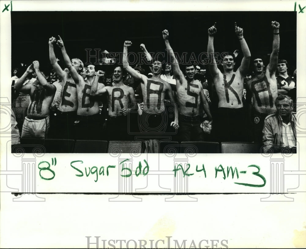 1985 Press Photo Nebraska Cornhuskers Fans Cheer at the Sugar Bowl - nos01482 - Historic Images