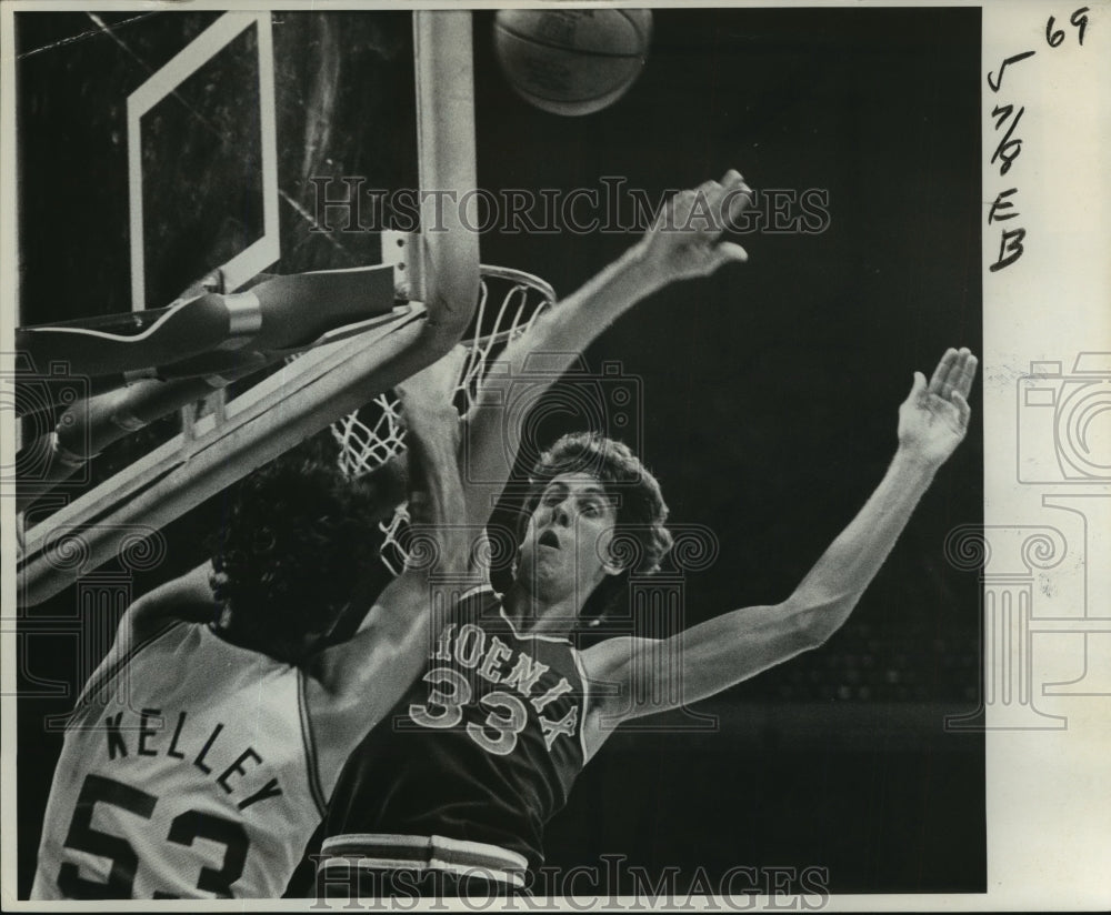 1978 Phoenix&#39;s Alvin Adams blocking a shot. - Historic Images