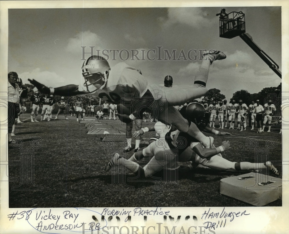 1980 Football - Vickey Ray Anderson during morning practice - Historic Images