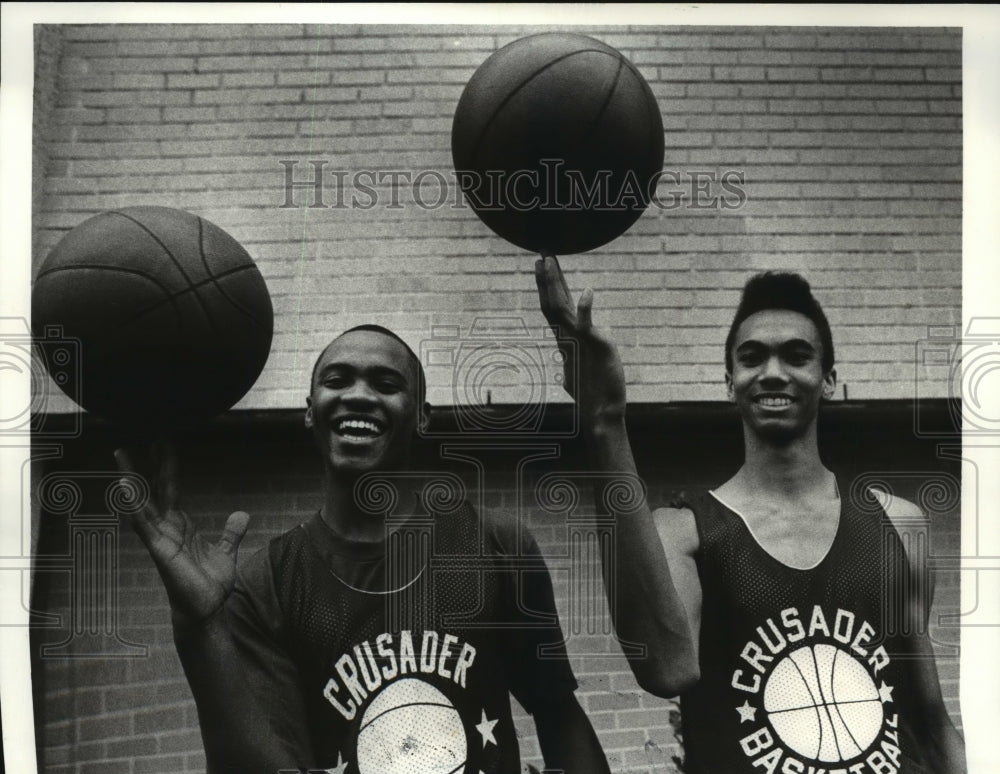 1987 Press Photo Brother Martin High School, LA Basketball Players Spin Balls - Historic Images