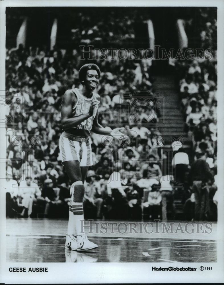 1981 Geese Ausbie, Harlem Globetrotters Basketball Player at Game - Historic Images