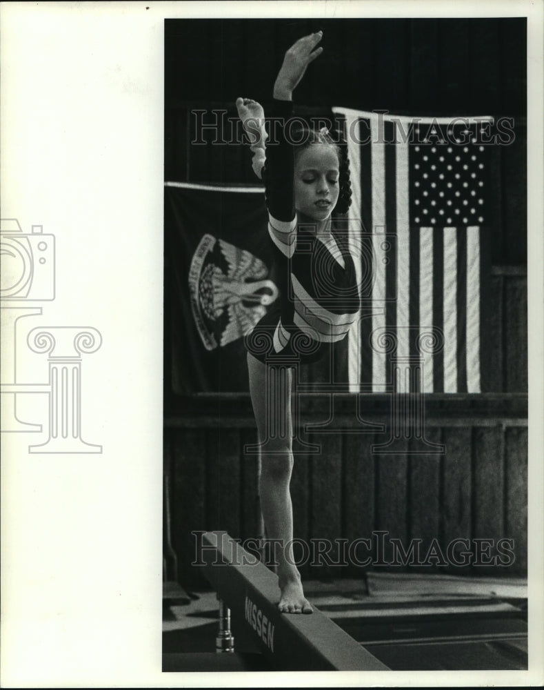 Press Photo Acrogymnstics Student Debra Dodd on Balance Beam - nos02507 - Historic Images