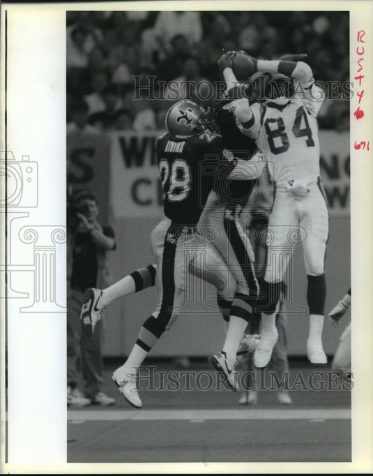 1991 Press Photo Gene Atkins, New Orleans Saints Football Player at Game - Historic Images