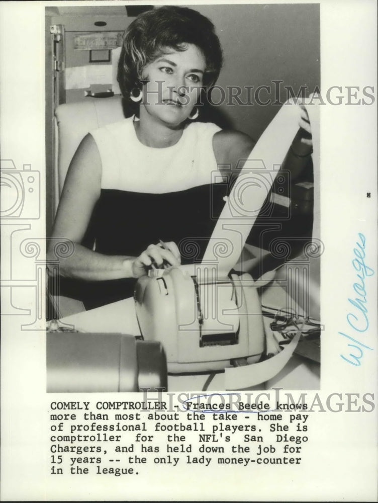 1975 Press Photo San Diego Chargers Comptroller Frances Beede - nos02976- Historic Images