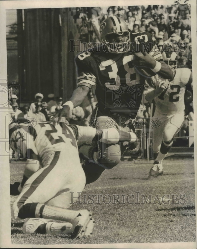 1971 Press Photo New Orleans Tony Baker Running with Football - nos03206 - Historic Images