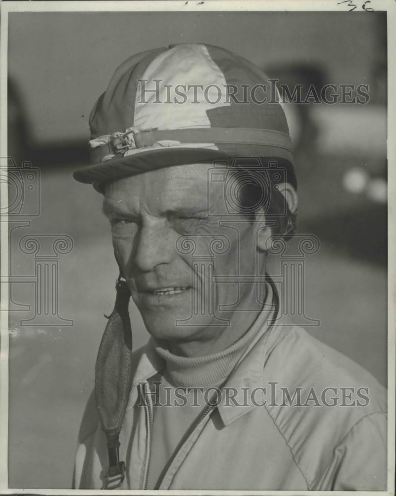 1969 Press Photo Horse Racing - Jockey R.L. Baird after a rib breaking spill - Historic Images