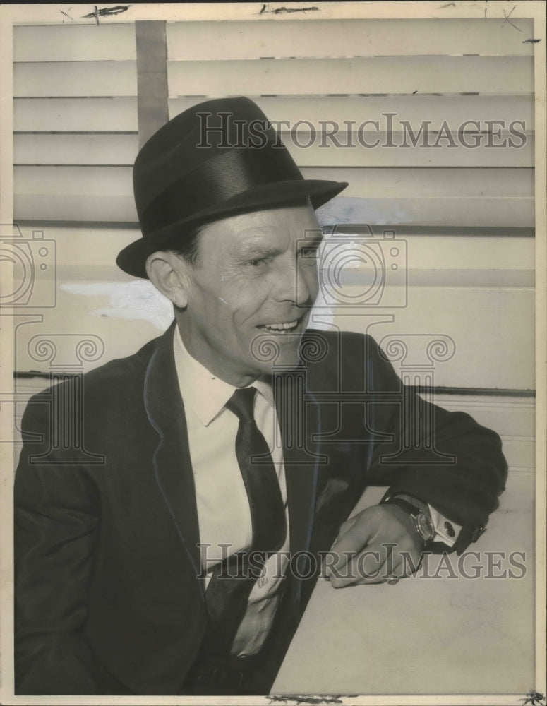 Horse Racing - Jockey R.L. Bobby Baird Wearing Suit &amp; Hat - Historic Images