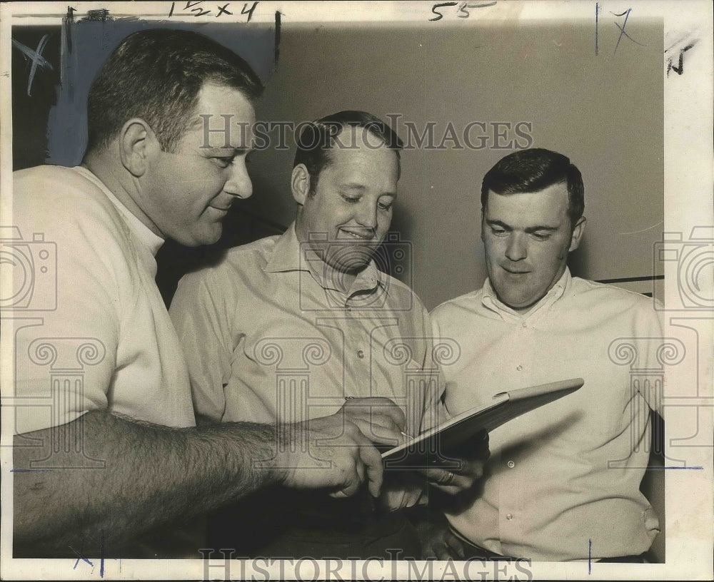 1971 Press Photo Tulane Football Coaches Lynn Amedee, Don Jackson &amp; Billy Laird- Historic Images