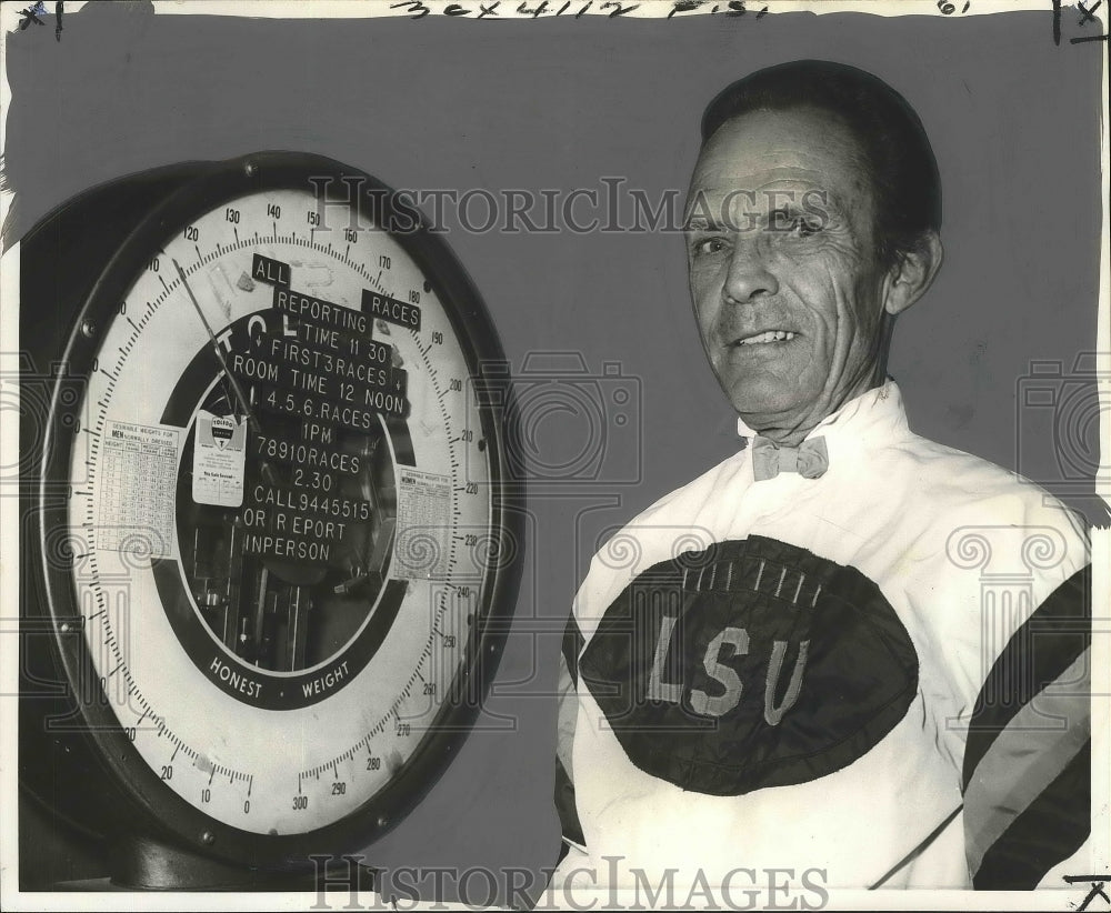 1973 Press Photo Jockey Robert L. Baird Weighs in on Scales - nos04124 - Historic Images