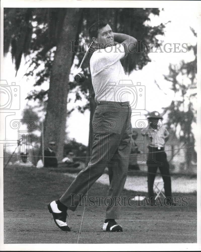 1968 Press Photo Golfer Gay Brewer Swings Club on Greens - nos04422 - Historic Images