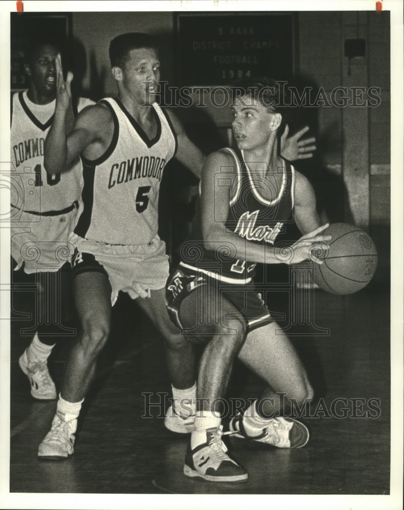 1986 Press Photo Bart Bonnaffee, Brother Martin Basketball Player at Game - Historic Images