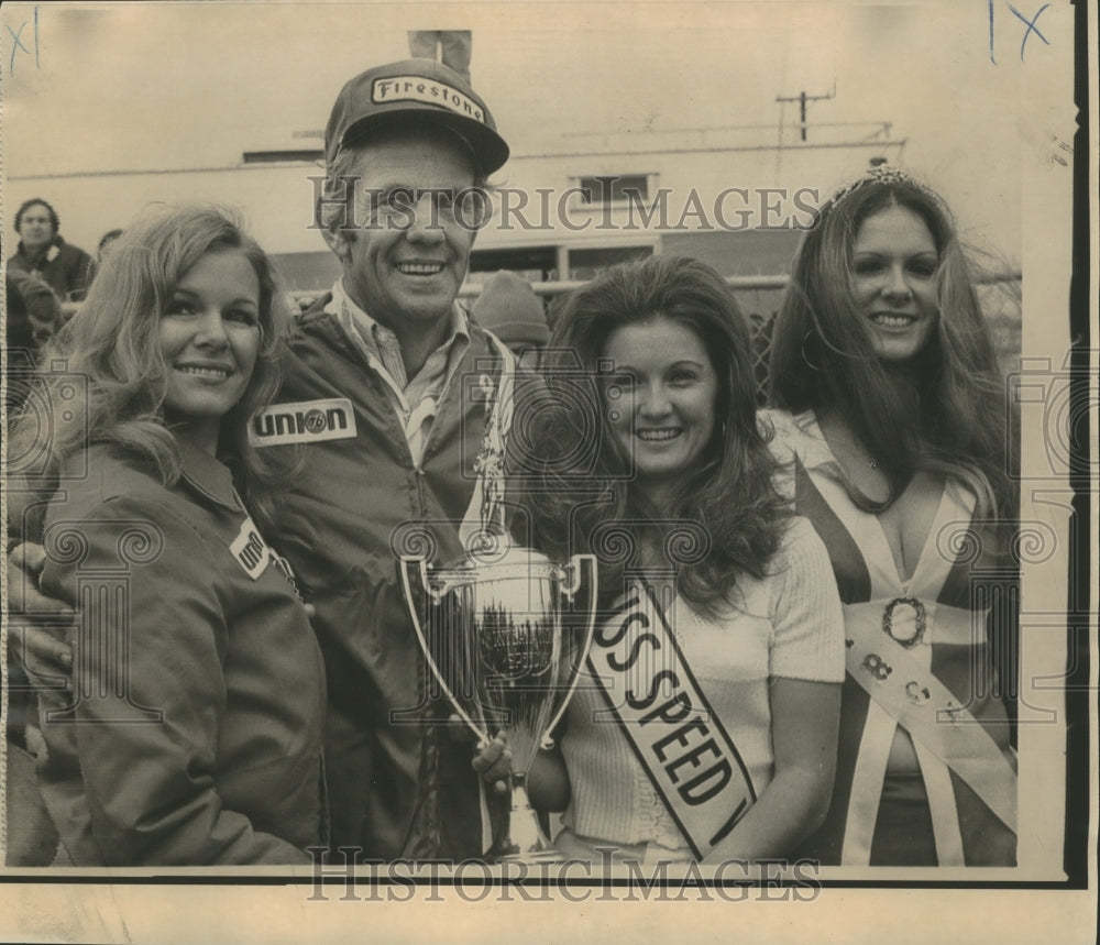 1973 Press Photo Charlie Blanton, Automobile Racing Club of America 300 Winner - Historic Images