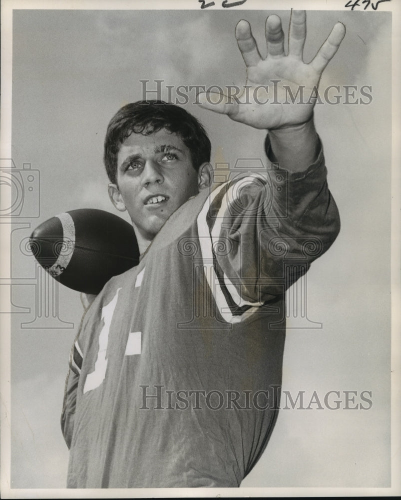 1966 Press Photo Charlie Coxe, Slidell Football Quarterback - Historic Images