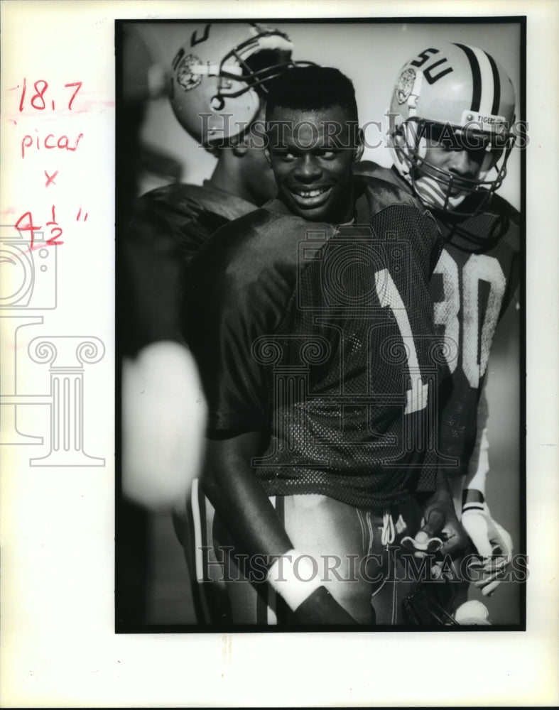 1990 Press Photo Louisiana State University Receiver Marcus Carter, Football- Historic Images