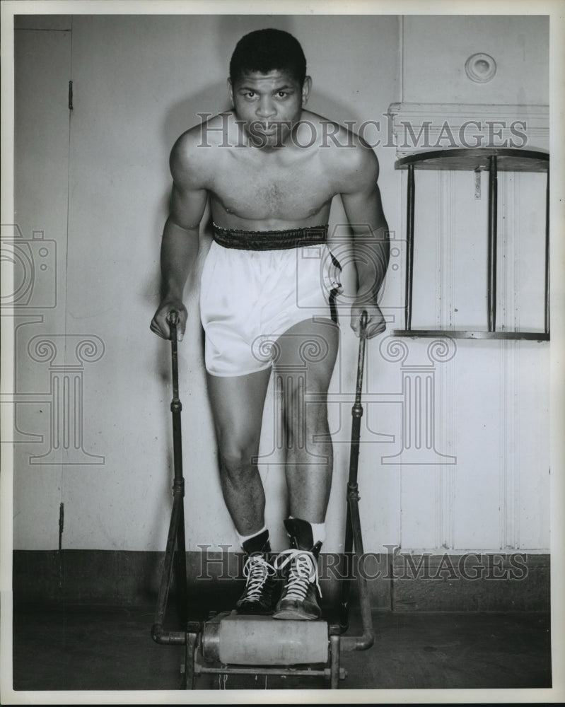 1967 Press Photo Boxer Hank Casey Exercising - nos06118 - Historic Images