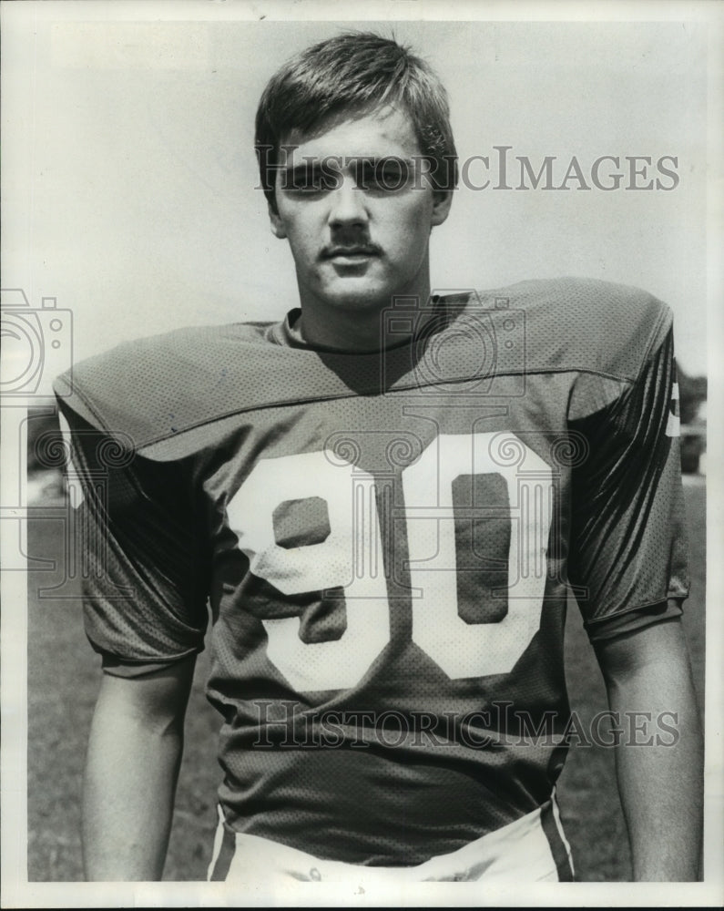 1977 Press Photo Defensive Football Player Doug Carter - Historic Images