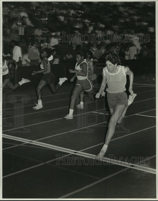 1984 Press Photo Track & Field - Dian Caronna at State Indoor Championship- Historic Images