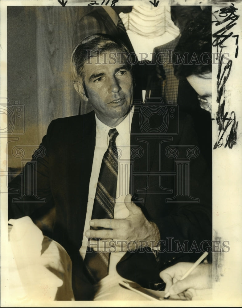 1989 Press Photo Southern Miss Coach Bobby Collins, The Golden Eagles Football - Historic Images