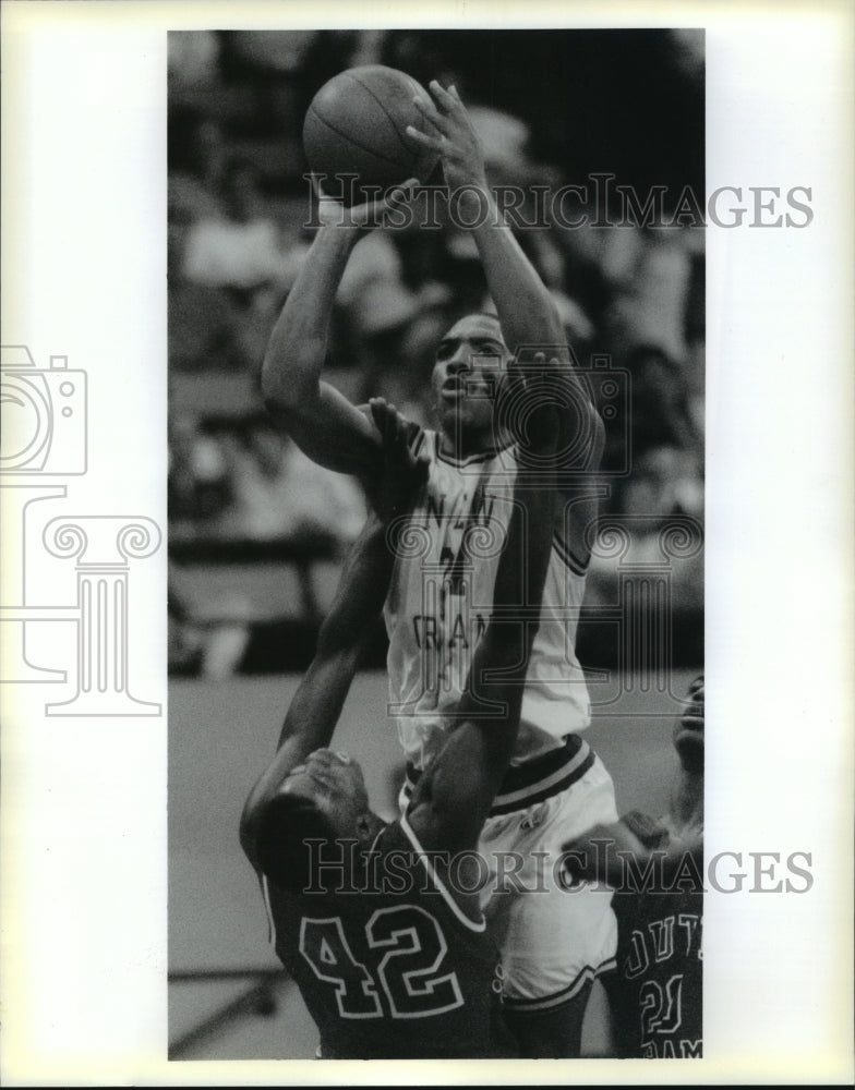 1990 Press Photo University, New Orleans Forward Basketball Player Tank Collins- Historic Images