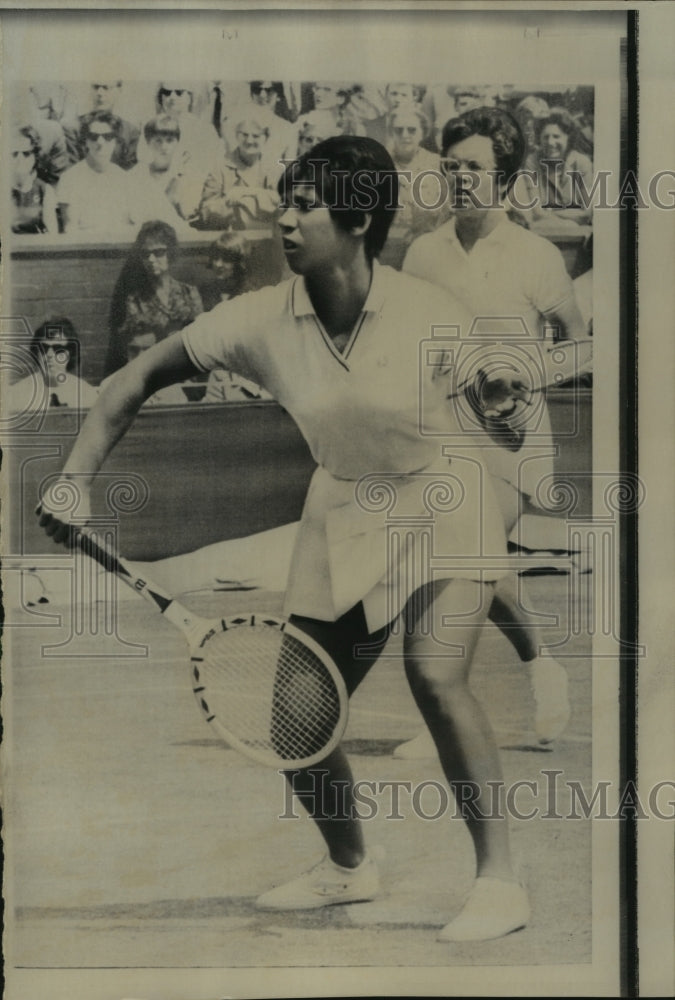 1967 Rosemary Casals, Mrs. Billie Jean King in Wimbledon Tennis Game - Historic Images