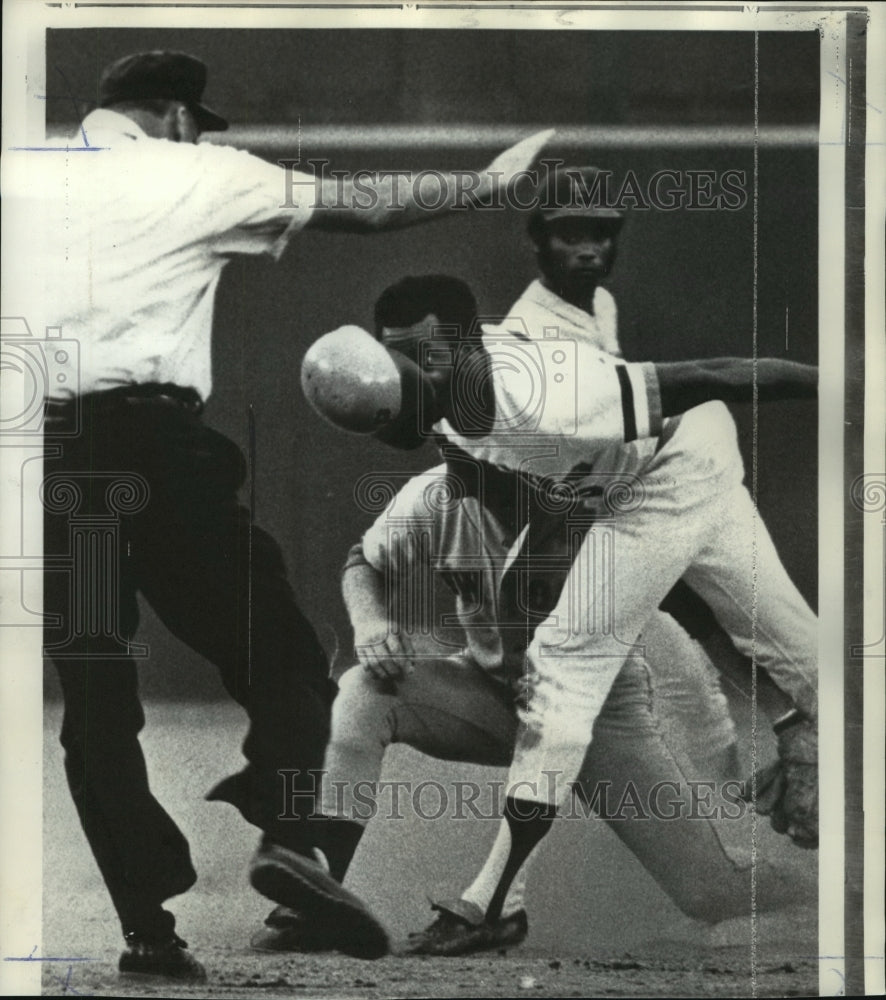 1972 Press Photo Baseball Player Gene Clines and Empire John Kibler with Others - Historic Images