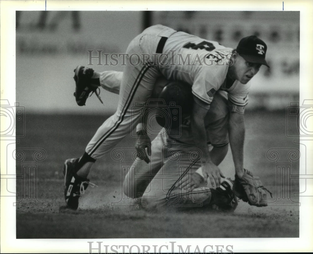 1991 Press Photo Baseball Players Rick Chanove and Charlie Allen in Game- Historic Images