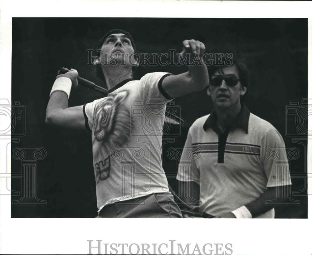 1984 Press Photo Tennis Players Barry Brien and Jim Krenek at Tournament - Historic Images