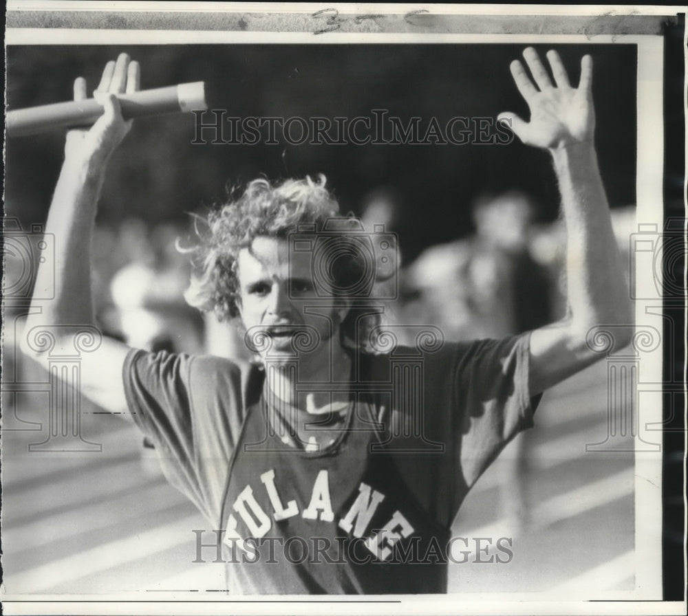 1971 Press Photo Tulane University Relay Race Participant Bill Brown in Florida - Historic Images