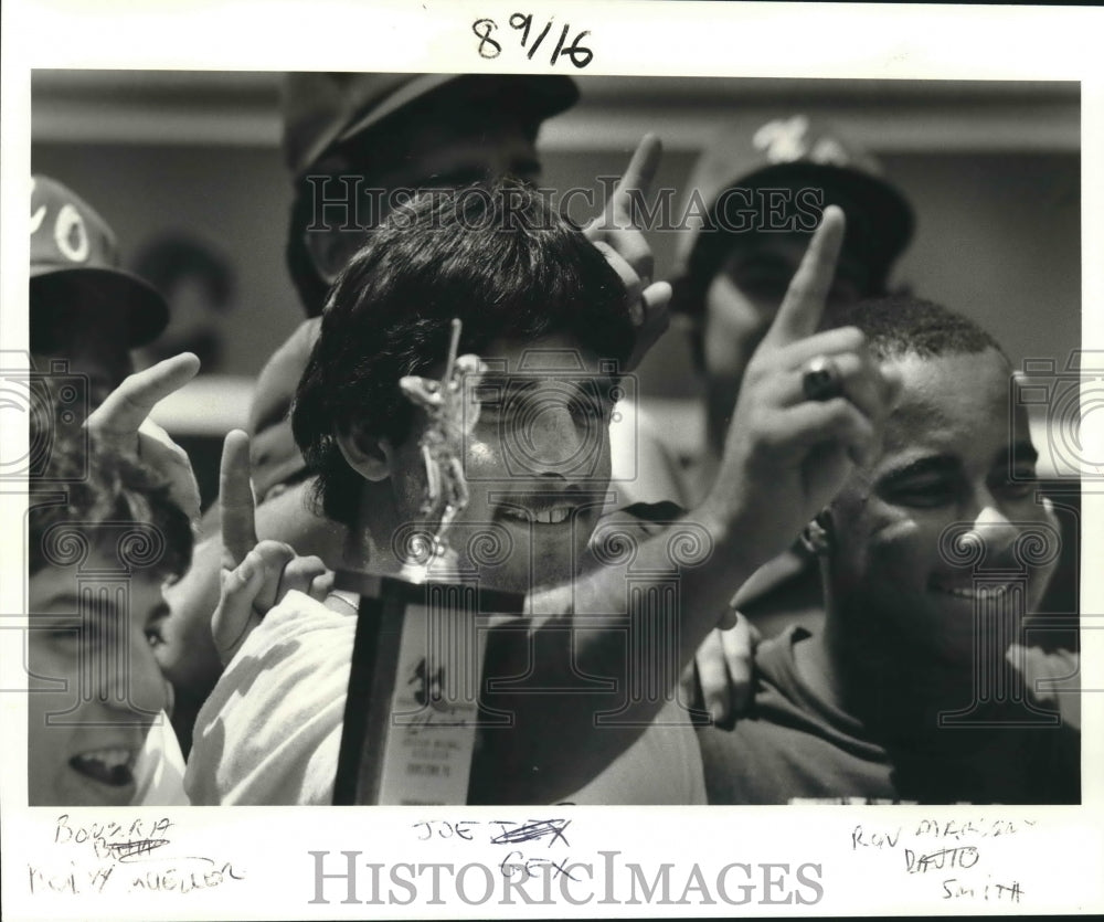 1984 Press Photo Boosters&#39; Ken Bonura, Joe Gex and Ron Marigny after Winning - Historic Images