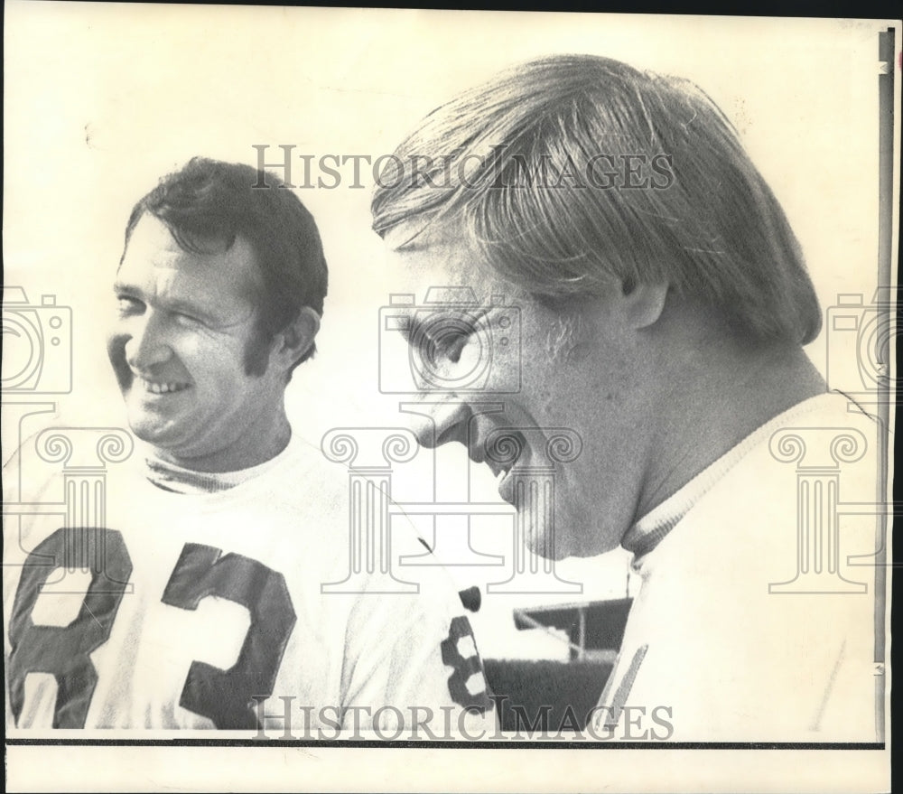 1972 Press Photo Football Players Mike Clark and Dave Mandes - nos07700 - Historic Images