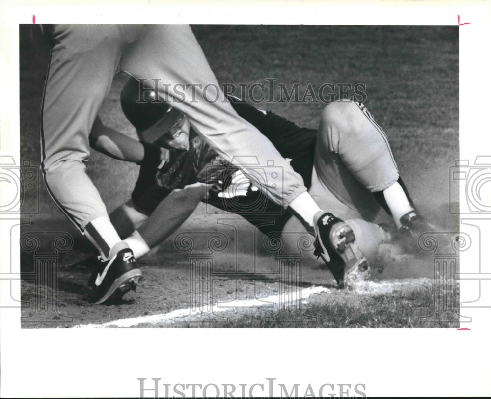 1991 Press Photo Baseball Players James Brossette, Scott Lefort in Game - Historic Images