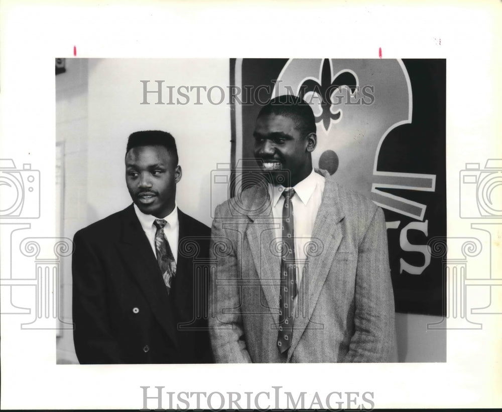 1990 Press Photo Vince Buck and Renaldo Turnball, New Orleans Saints Draft Picks - Historic Images