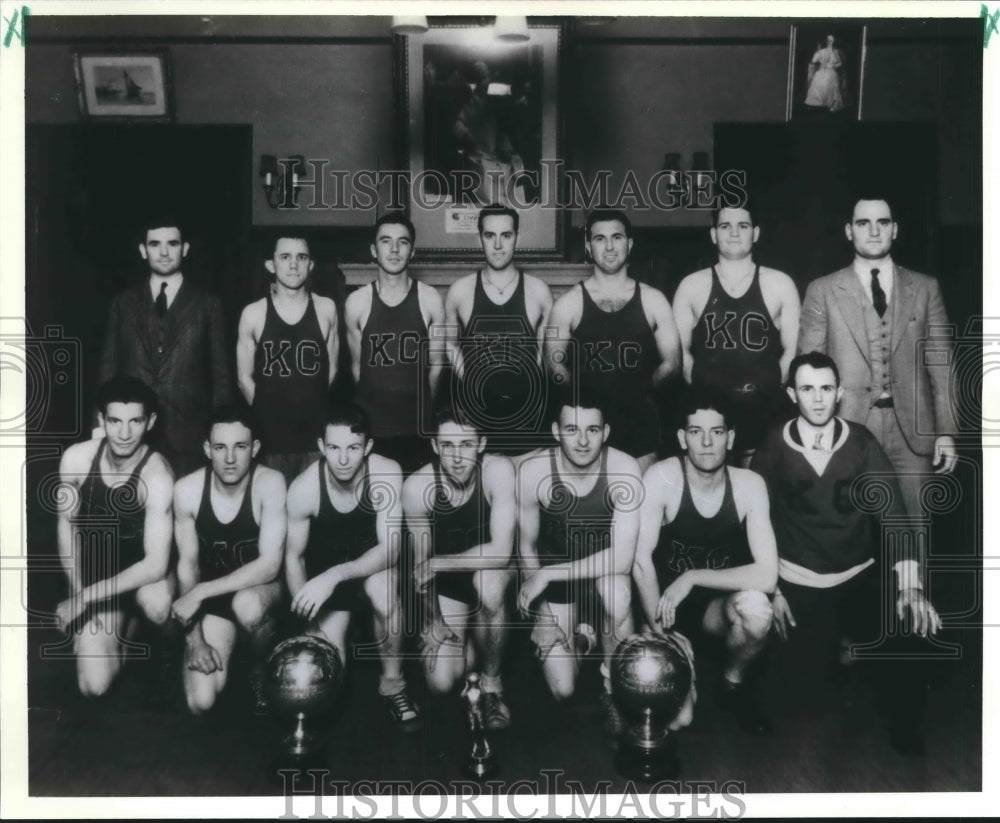 Press Photo Major League Baseball Player Zeke Bonura coached Basketball Team - Historic Images