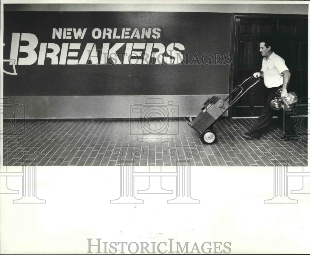 1984 Press Photo - nos07957 - Historic Images