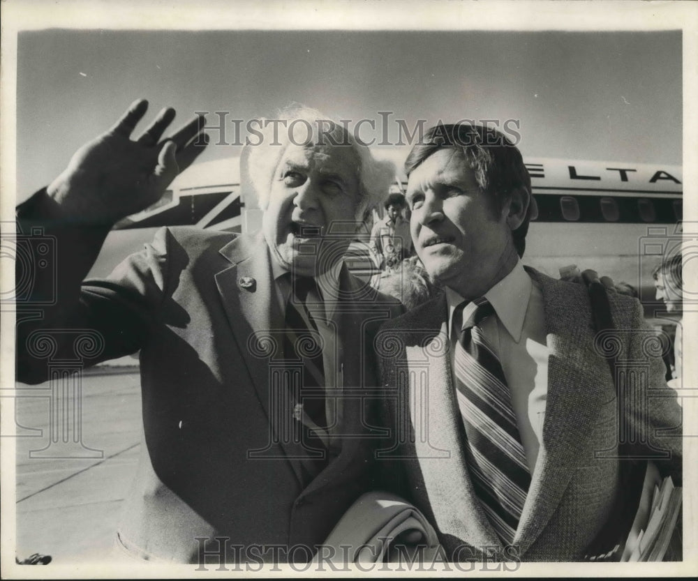 1977 Press Photo University of Tennessee Head Football Coach Johnny Majors - Historic Images