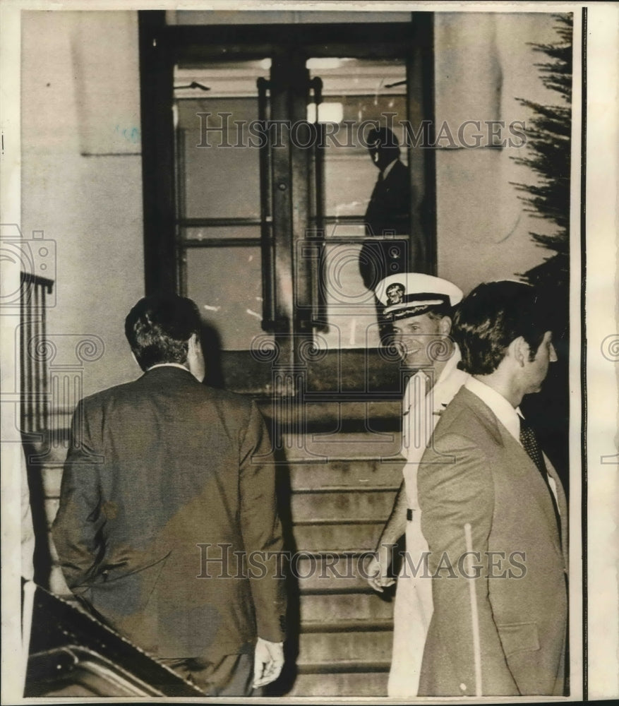 1973 Press Photo Captain D. L. Brown Jr, Bethesda Naval Hospital Officer - Historic Images