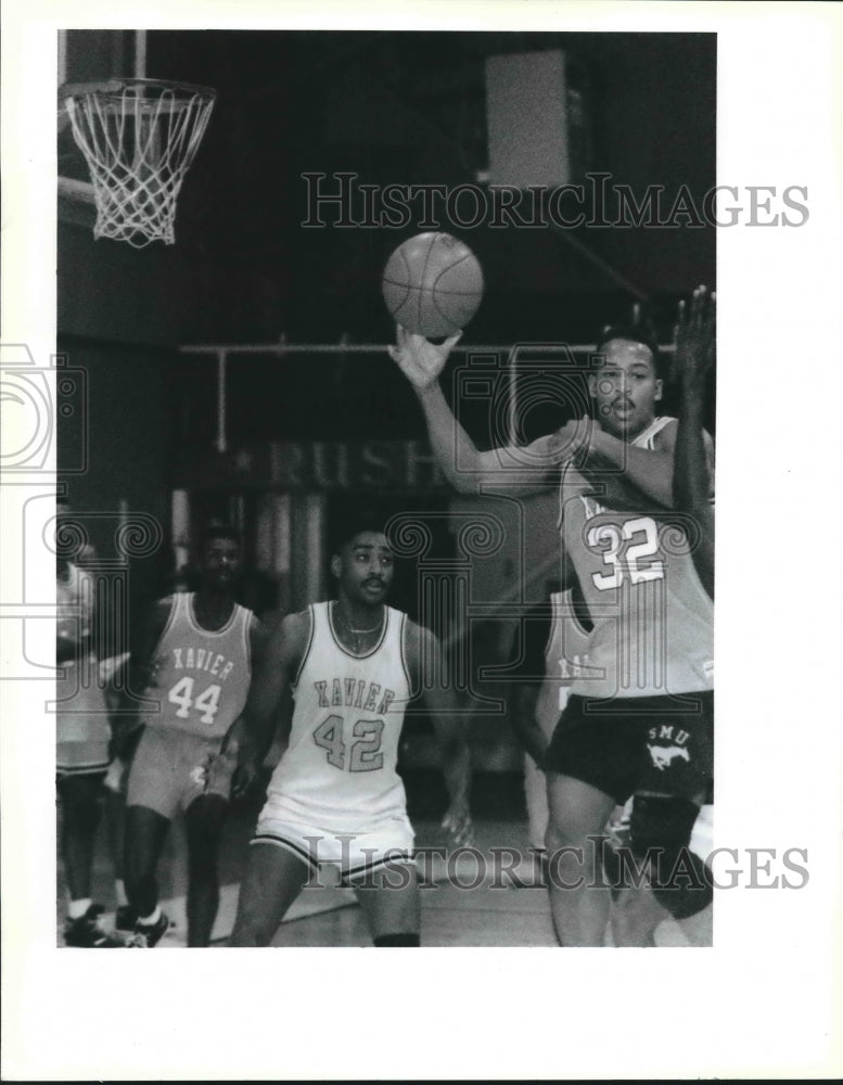 1990 Press Photo Raymond Brothers, Xavier University Basketball Player - Historic Images