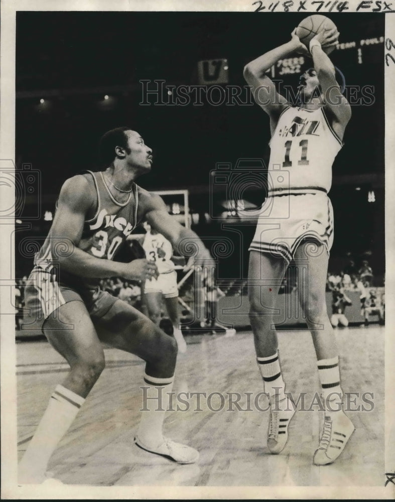 1976 Press Photo Ron Behagen, New Orleans Jazz Basketball Player at Game- Historic Images