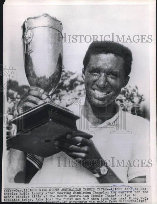 Press Photo Tennis Player Arthur Ashe of Los Angeles holds trophy after Win - Historic Images