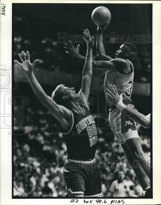 1990 Press Photo Basketball Player from Minnesota's