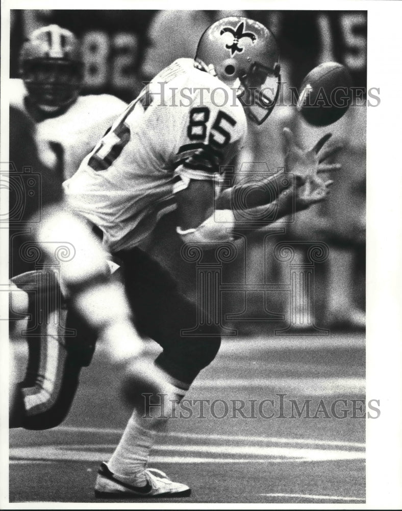 1982 Press Photo New Orleans Saints Football Player Hoby Brenner misses pass - Historic Images