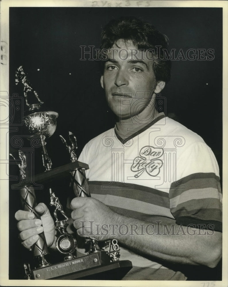 1976 Press Photo Unbeaten pitcher Monte Davidson of the Dan Kelly Warehouse team - Historic Images