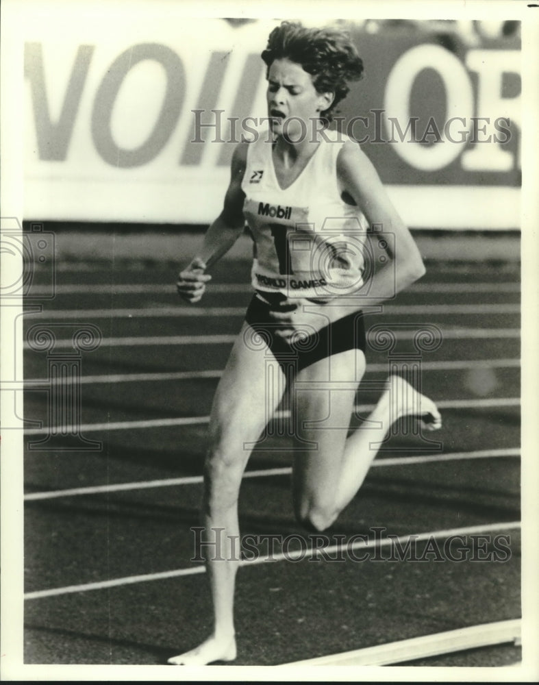 1985 Press Photo Zola Budd, Track Distance Runner Star Runs Barefoot - nos08978 - Historic Images