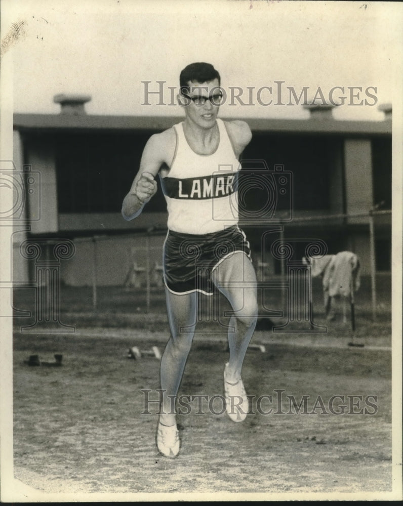 Press Photo Brian Davis, Lamar Track and Relay Runner - nos09139- Historic Images