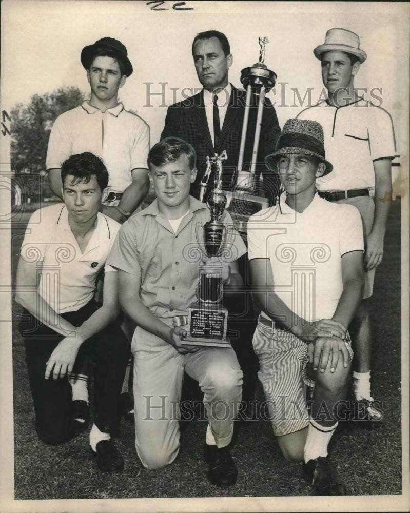 1964 Press Photo Frank Gumpert with New Orleans Golf Tournament Winners - Historic Images