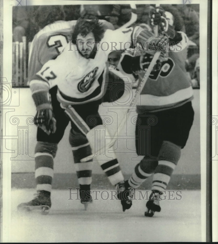 1975 Press Photo Jude Drouin, New York Hockey Player at Game with Philadelphia - Historic Images