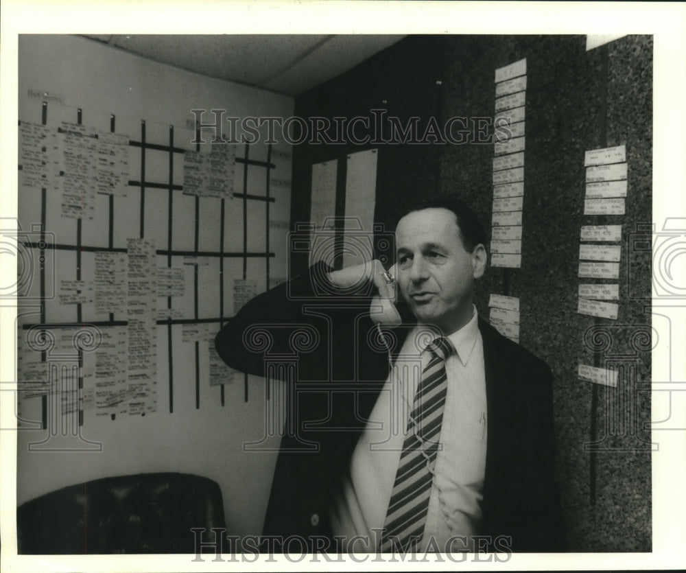 1984 Press Photo Dick Cnery, Football Coach - nos09481 - Historic Images