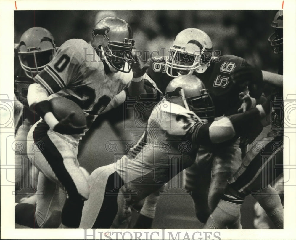 1984 Press Photo Joe Cribbs, Birmingham Football Player at Breakers Game - Historic Images