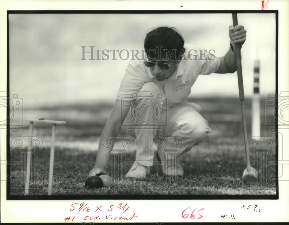 1989 Press Photo Croquet Player Mike Reeves Lines Up Shot - nos09498 - Historic Images